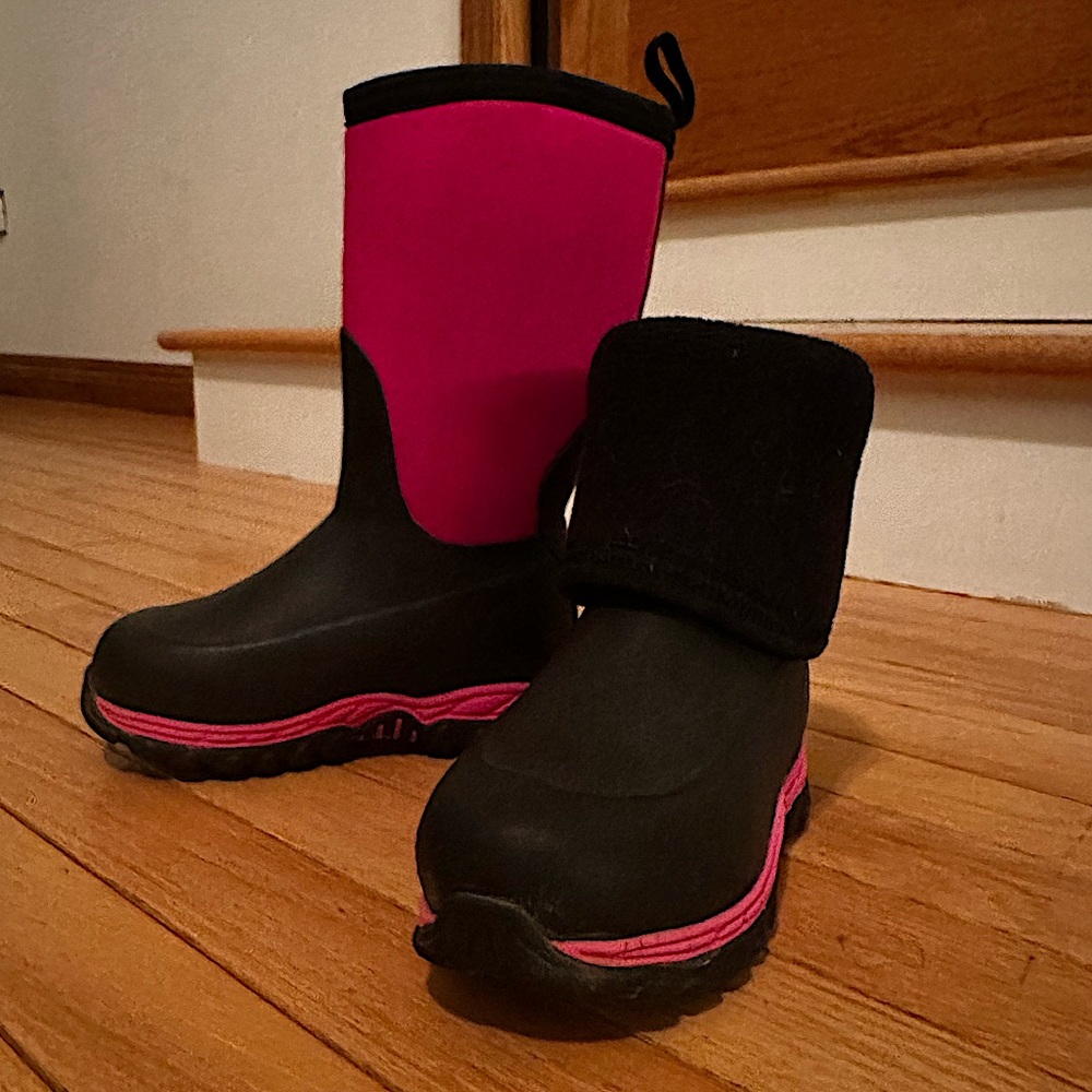 COPY - Kids Pink Muck Boots
